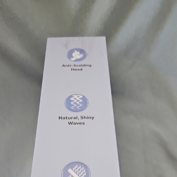 Bliss Triple Barrel Waver - White and Silver - Picture 4 of 6